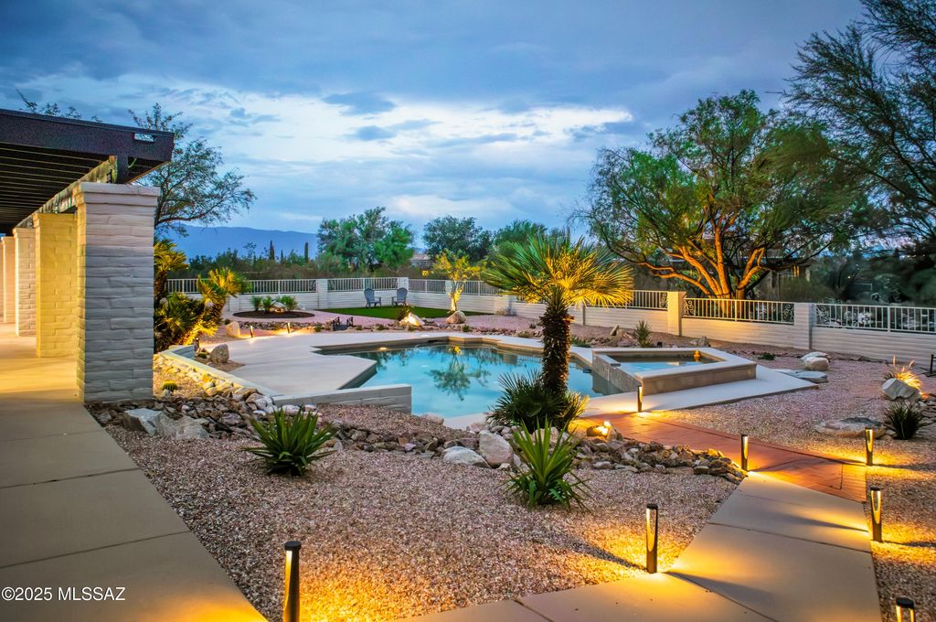 8172 E Galinda Drive, Tucson, AZ 85750