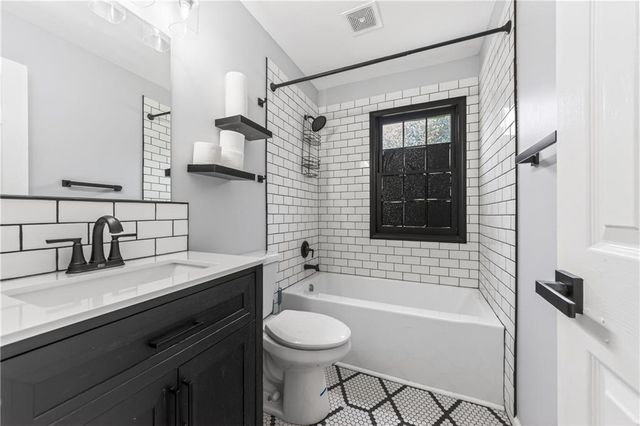 13209 Herrick Avenue, Grandview, MO 64030