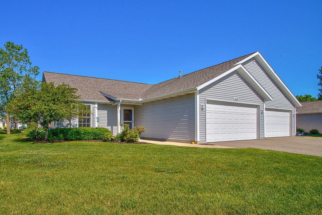 11818 Willow Wood North, Holland Twp, MI 49424
