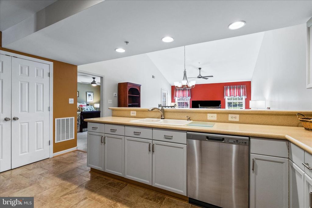 Image 9 of property listing at 5 GEOLEY CT, Thurmont, MD 21788