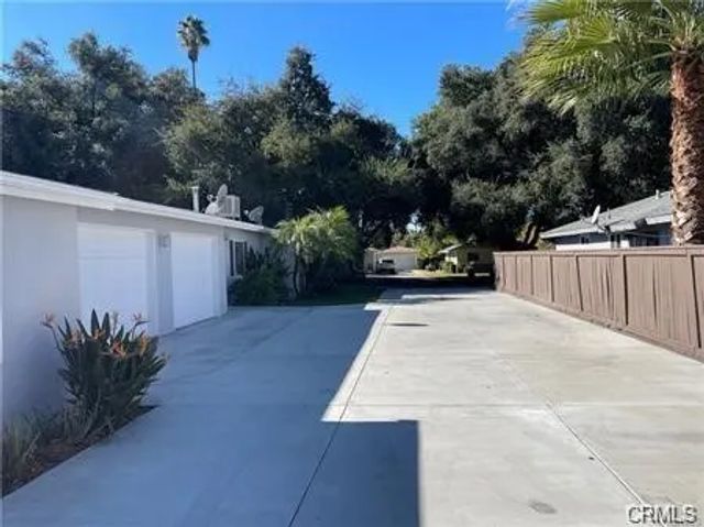 325 La Paloma Street, Redlands, CA 92373