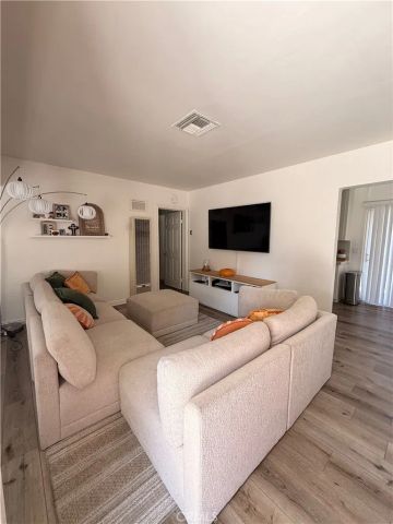 325 La Paloma Street, Redlands, CA 92373