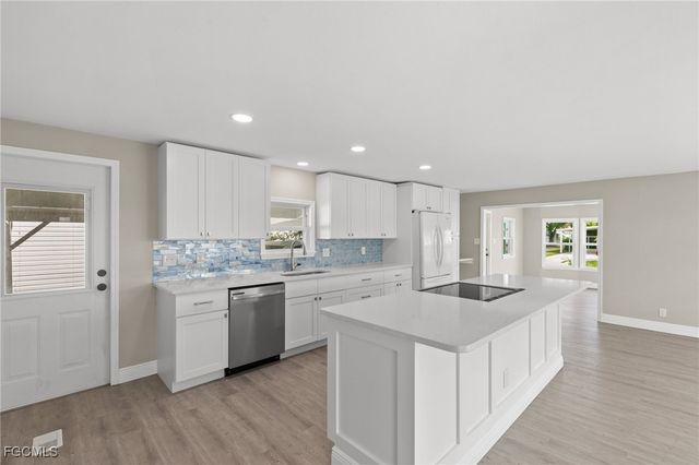 57 San Remo CIR, Naples, FL 34112