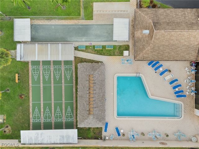 57 San Remo CIR, Naples, FL 34112