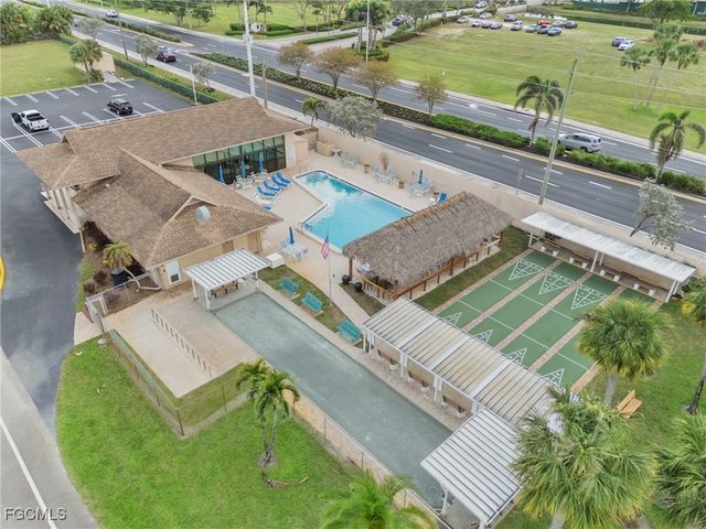 57 San Remo CIR, Naples, FL 34112