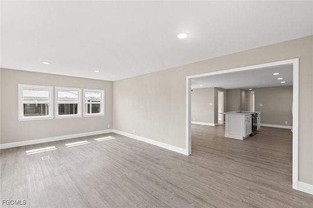 57 San Remo CIR, Naples, FL 34112