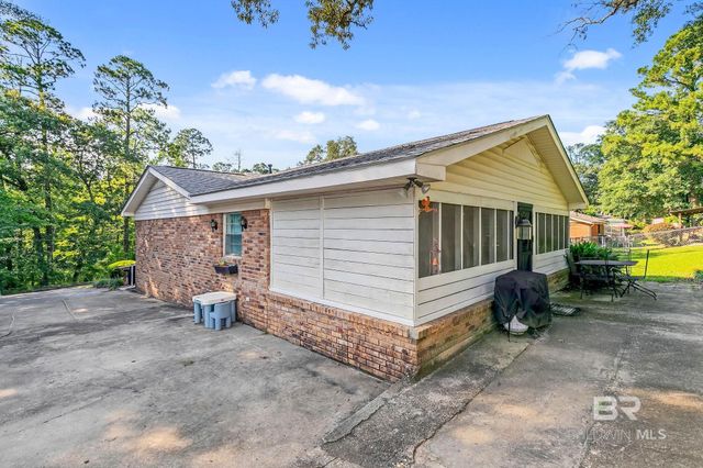 104 E Shore Drive, Brewton, AL 36426
