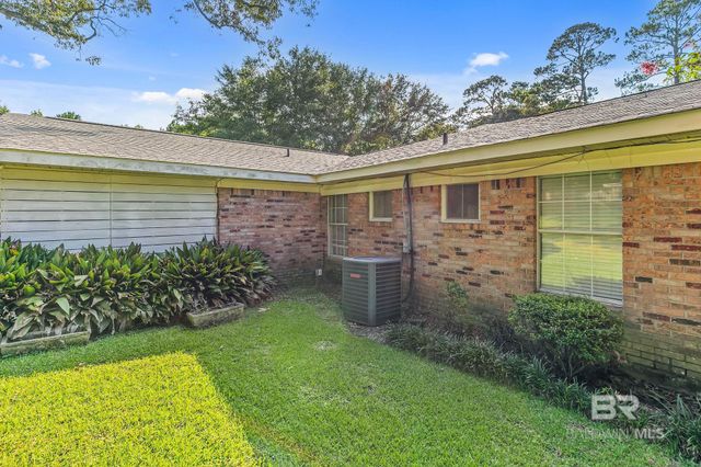 104 E Shore Drive, Brewton, AL 36426