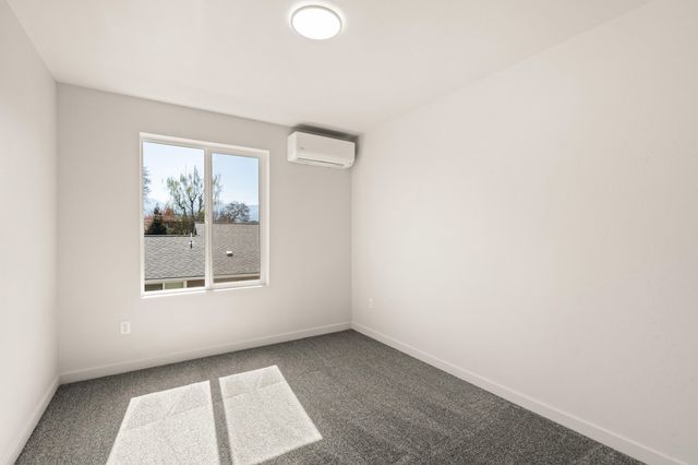 2024 Sunset Drive 3, Medford, OR 97501