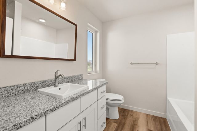 2024 Sunset Drive 3, Medford, OR 97501