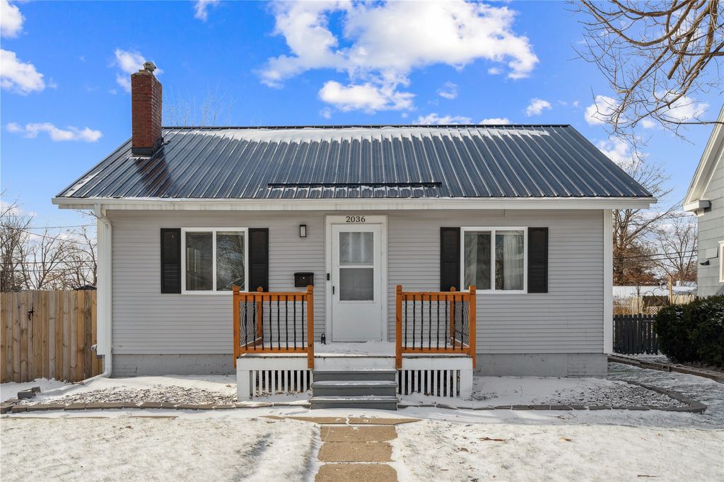 2036 Linn Boulevard, Cedar Rapids, IA 52403