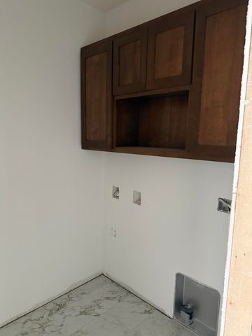 1466 N Collins Drive, Republic, MO 65738