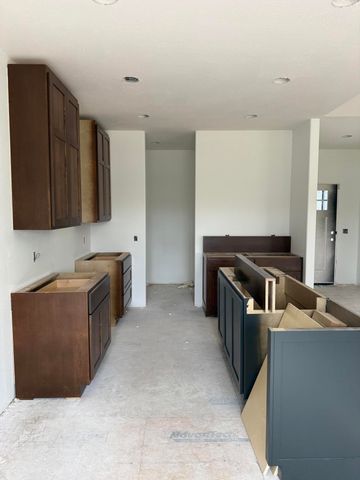 1466 N Collins Drive, Republic, MO 65738