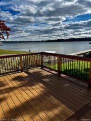 4997 Grand Court, West Bloomfield, MI 48324