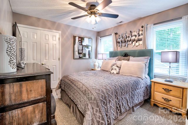 2823 Ridgehaven Court, Gastonia, NC 28054