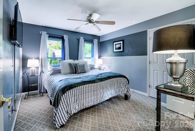 2823 Ridgehaven Court, Gastonia, NC 28054