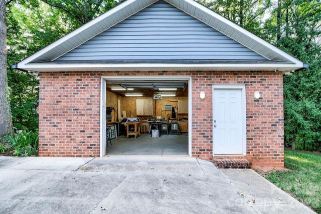2823 Ridgehaven Court, Gastonia, NC 28054