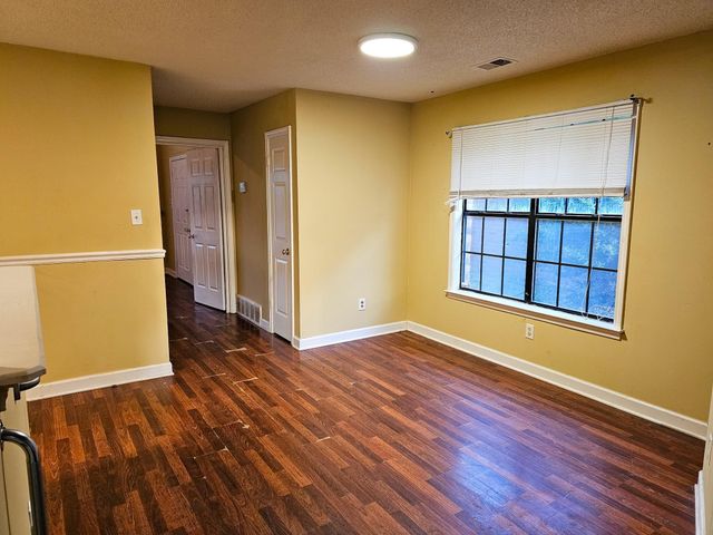 1620 BEAVER TRAIL DR, Memphis, TN 38016