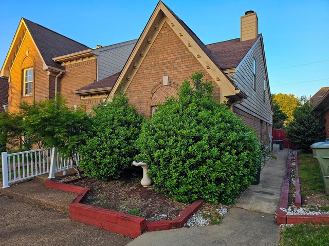 1620 BEAVER TRAIL DR, Memphis, TN 38016