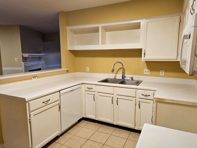 1620 BEAVER TRAIL DR, Memphis, TN 38016