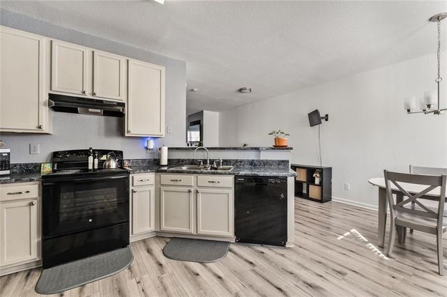 2744 Snapfinger Manor, Decatur, GA 30035