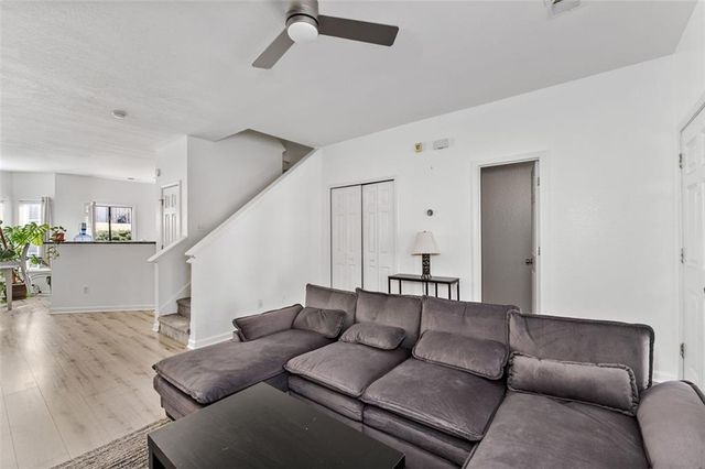 2744 Snapfinger Manor, Decatur, GA 30035