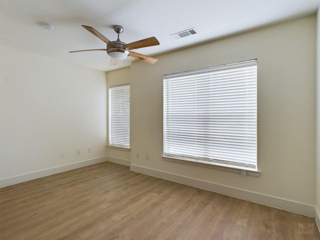 711 W 32nd ST 143, Austin, TX 78705