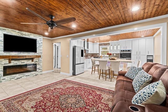 572 Lee Joan Drive NW, Dalton, GA 30721