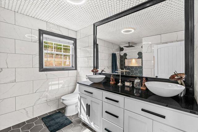 572 Lee Joan Drive NW, Dalton, GA 30721