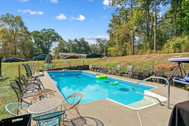572 Lee Joan Drive NW, Dalton, GA 30721