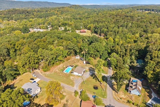 572 Lee Joan Drive NW, Dalton, GA 30721