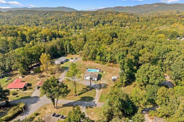572 Lee Joan Drive NW, Dalton, GA 30721
