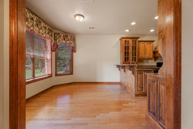 5069 Lake Breeze Road, Grove, OK 74344