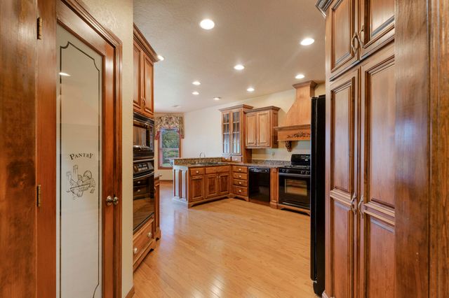 5069 Lake Breeze Road, Grove, OK 74344
