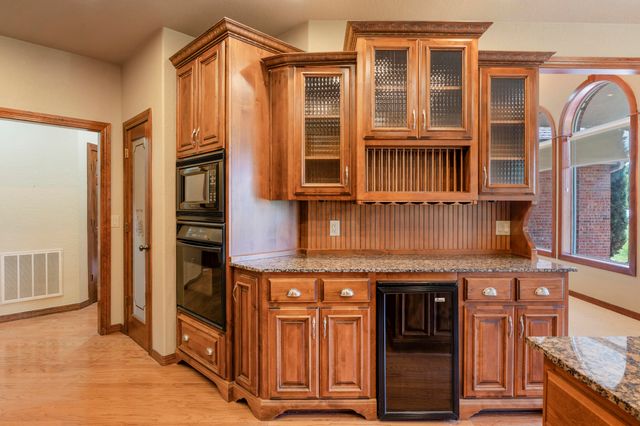 5069 Lake Breeze Road, Grove, OK 74344
