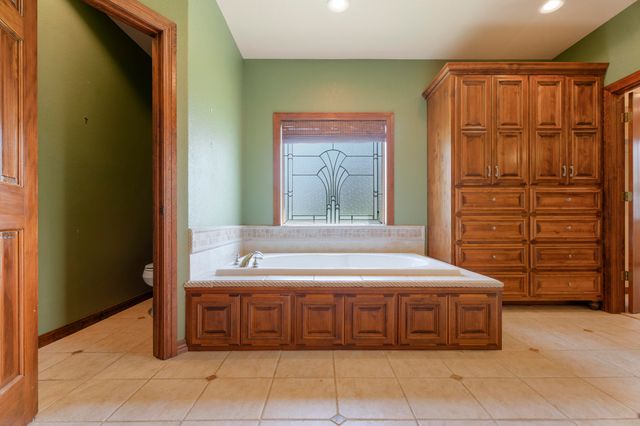 5069 Lake Breeze Road, Grove, OK 74344