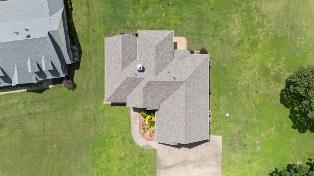 5069 Lake Breeze Road, Grove, OK 74344