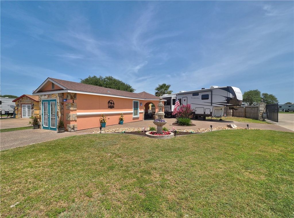 1 Augusta Cir, Aransas Pass, TX 78336 — photo 3