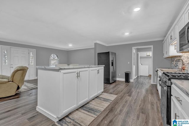 2001 PAWNEE DRIVE, Jasper, AL 35504