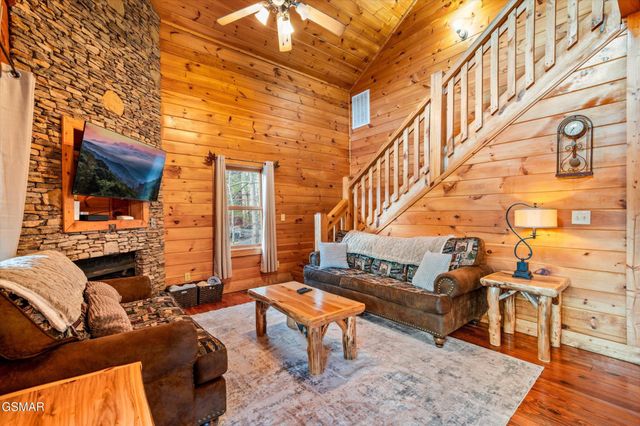 2828 Ridge Creek Circle, Sevierville, TN 37876