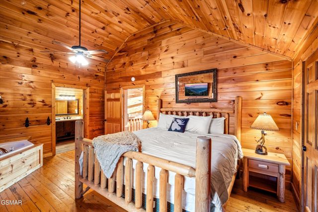 2828 Ridge Creek Circle, Sevierville, TN 37876