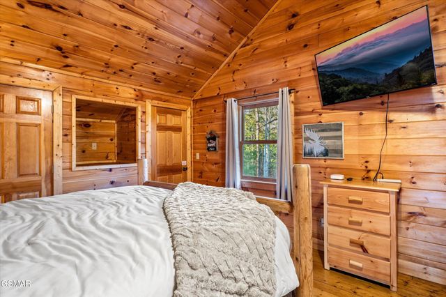 2828 Ridge Creek Circle, Sevierville, TN 37876