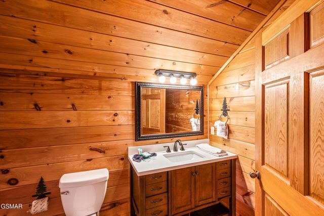 2828 Ridge Creek Circle, Sevierville, TN 37876