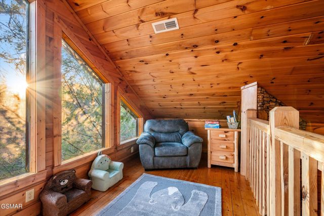 2828 Ridge Creek Circle, Sevierville, TN 37876