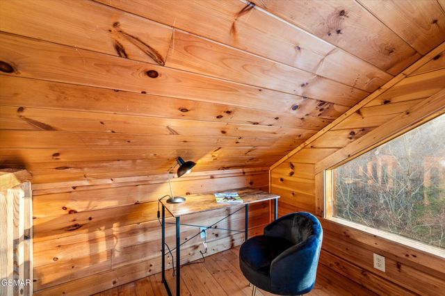 2828 Ridge Creek Circle, Sevierville, TN 37876