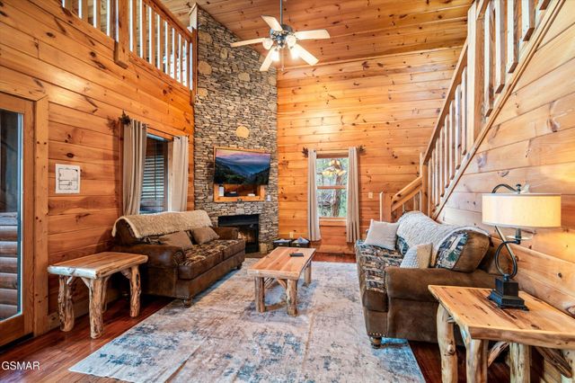 2828 Ridge Creek Circle, Sevierville, TN 37876