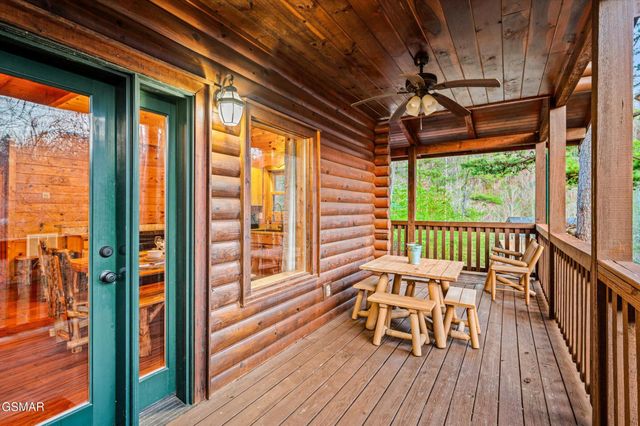 2828 Ridge Creek Circle, Sevierville, TN 37876