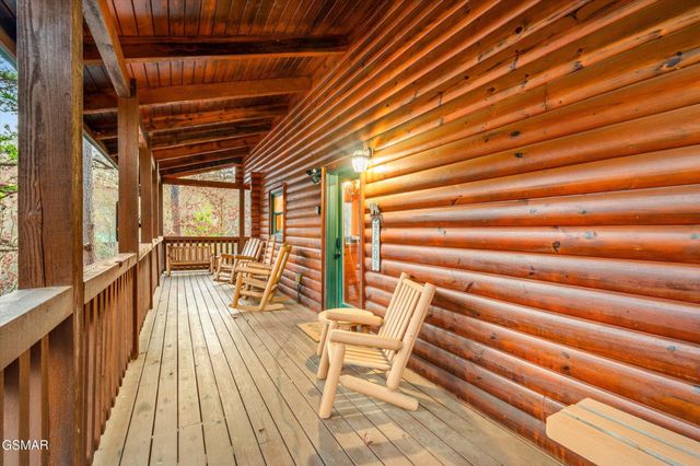 2828 Ridge Creek Circle, Sevierville, TN 37876