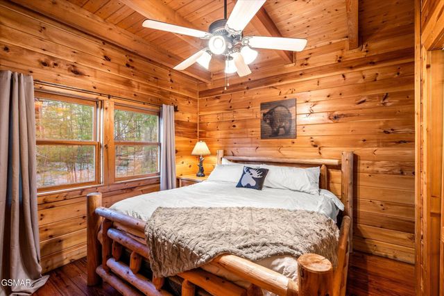 2828 Ridge Creek Circle, Sevierville, TN 37876