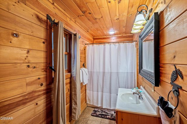 2828 Ridge Creek Circle, Sevierville, TN 37876